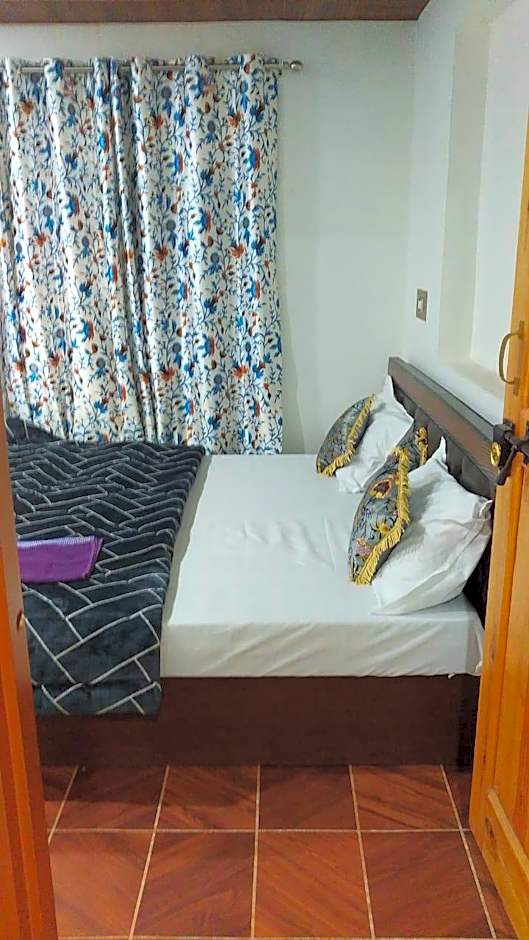 Gudoo Paying Guest House