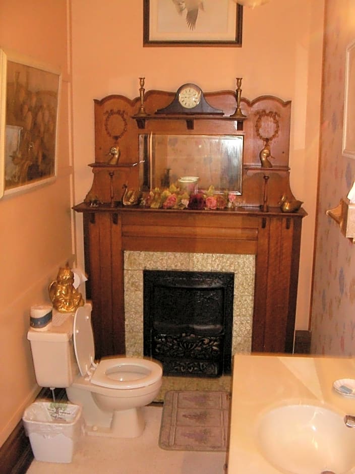Riverview Mansion Hotel