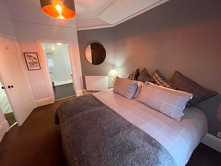 The Upper Largo Hotel & Restaurant