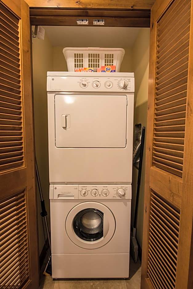 The Lodge at Mountaineer Square