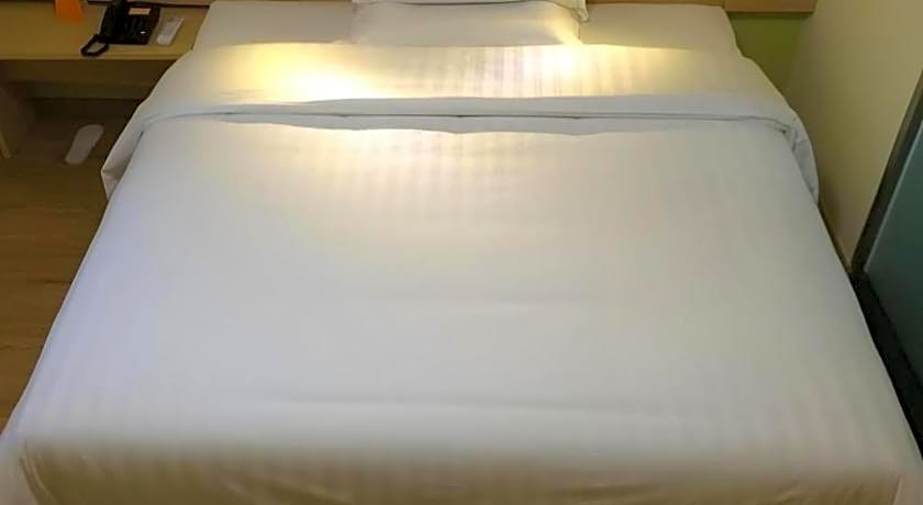 7 Days Inn Urumqi Guangming Road Beimen Metro Station