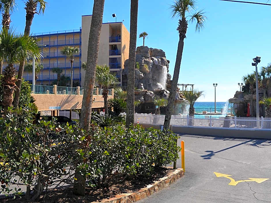 Days Inn by Wyndham Panama City Beach/Ocean Front