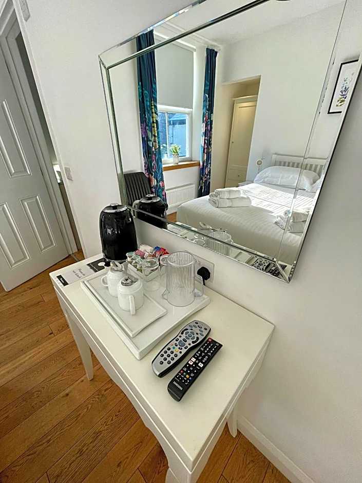 The Queen's Head Hotel