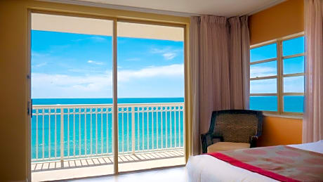 King Bed, Oceanfront View, Non-Smoking