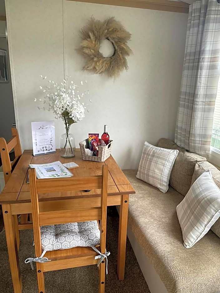 marine getaways caravan hire