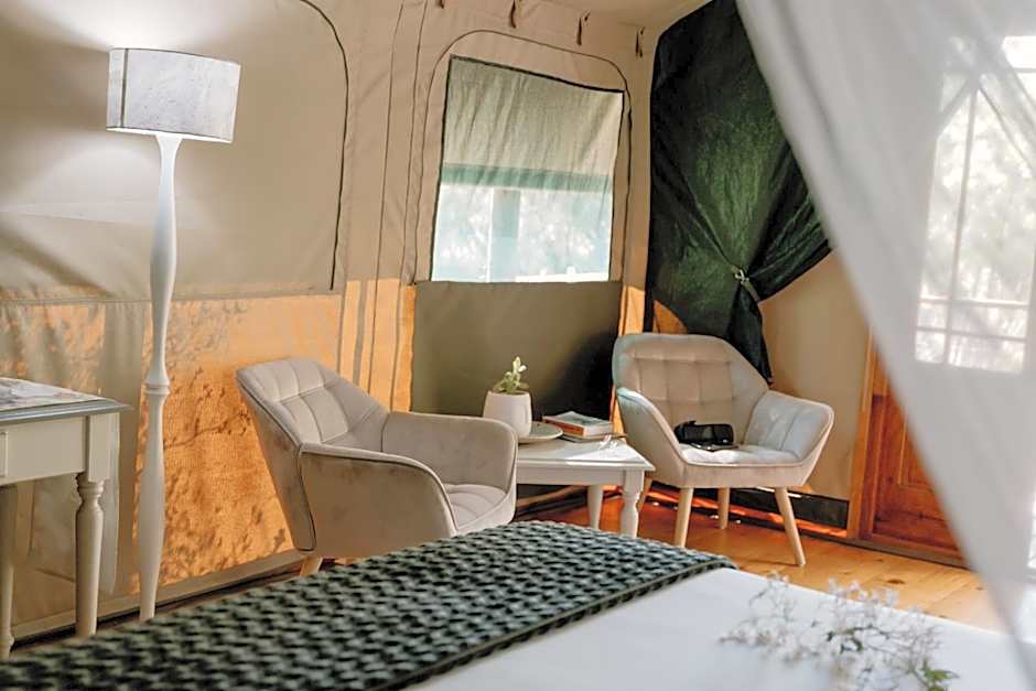 Chandelier Game Lodge