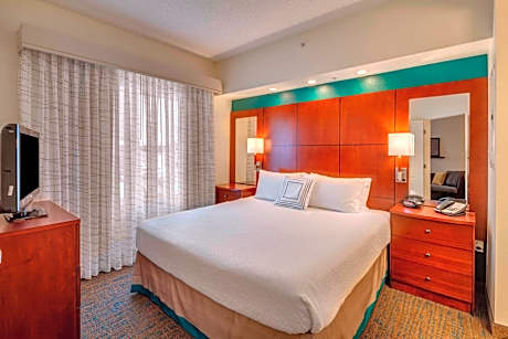 One-Bedroom King Suite