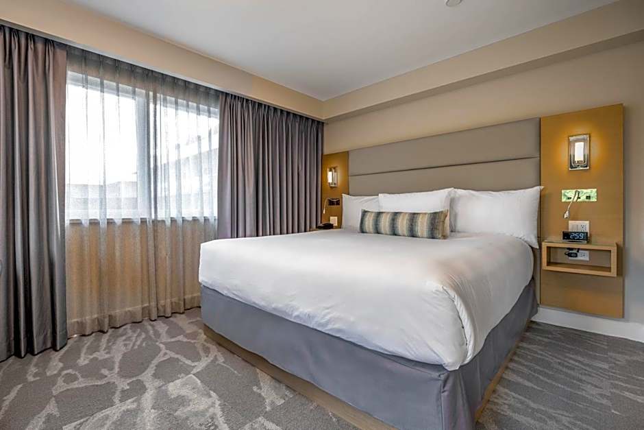 Coast Tsawwassen Inn