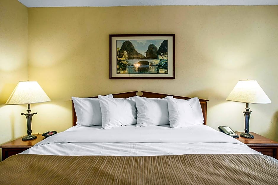 Quality Inn Bessemer I-20 exit 108