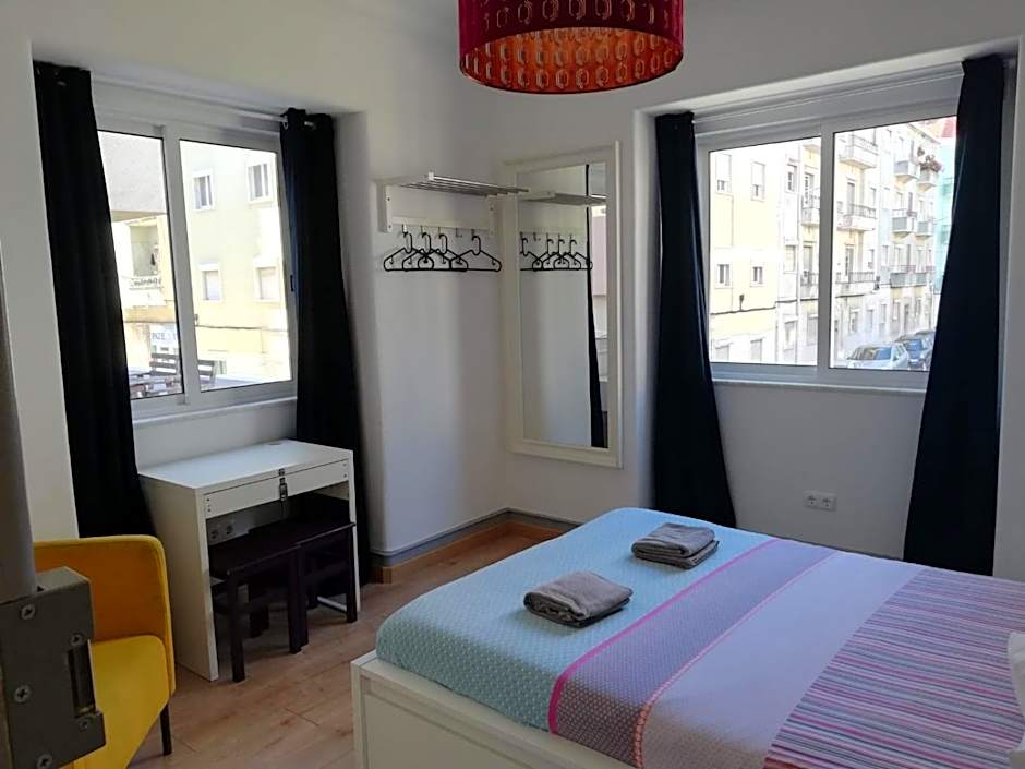 BED&SHOWER Moscavide -Self Check-In