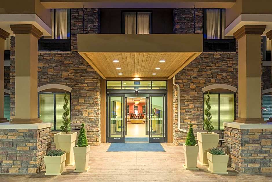 Holiday Inn Express & Suites Denver South - Castle Rock By IHG
