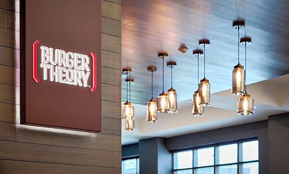 Holiday Inn & Suites Oakville at Bronte By IHG