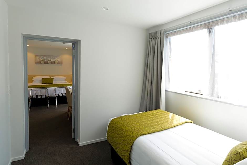 2 on Whiteleigh and 239 on Lincoln Motel