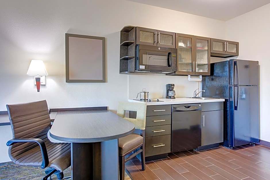 Candlewood Suites Cut Off By IHG