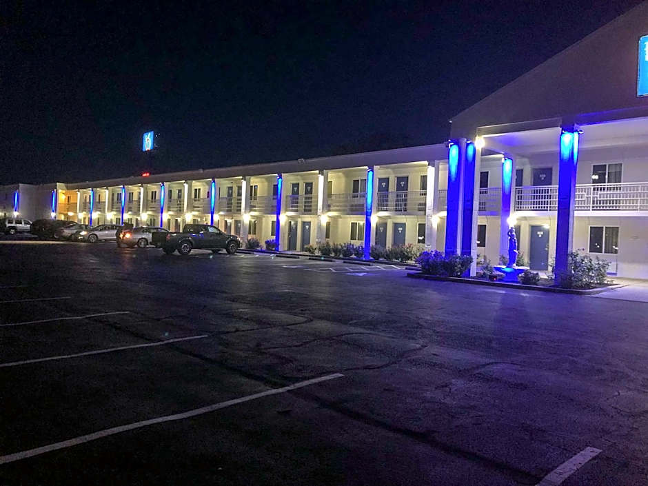 Motel 6-Martinsburg, WV