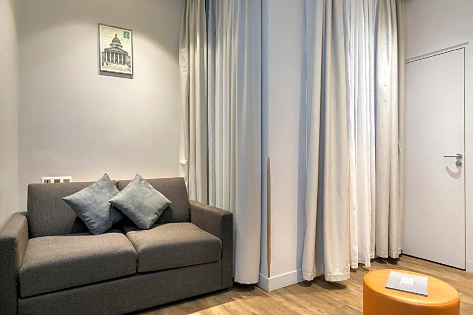 Hotel Magenta 38 by Happyculture