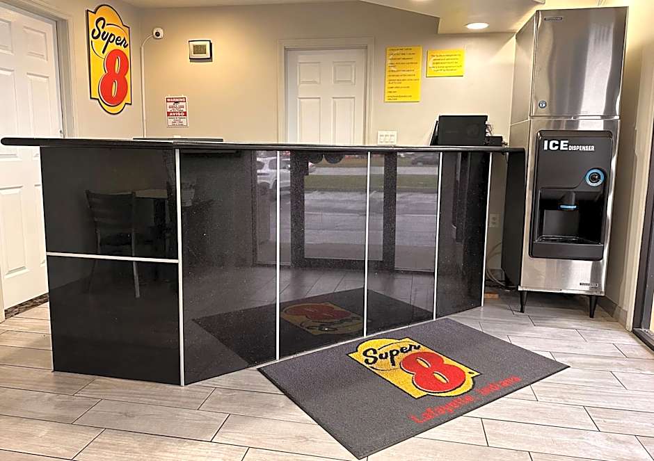 Super 8 by Wyndham Lafayette / Purdue Area