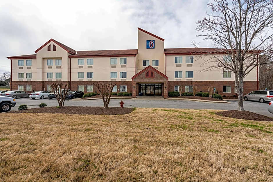 Motel 6-Rocky Mount, NC