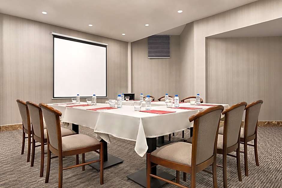 Ramada by Wyndham Van