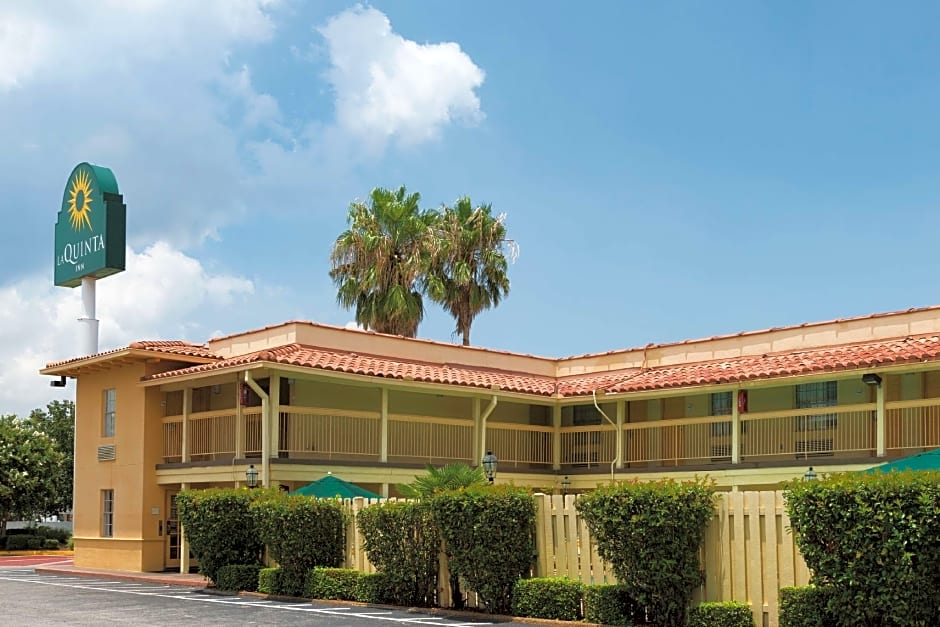La Quinta Inn & Suites by Wyndham New Orleans Causeway
