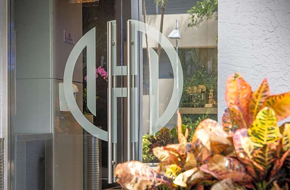 Fortune House Hotel Suites