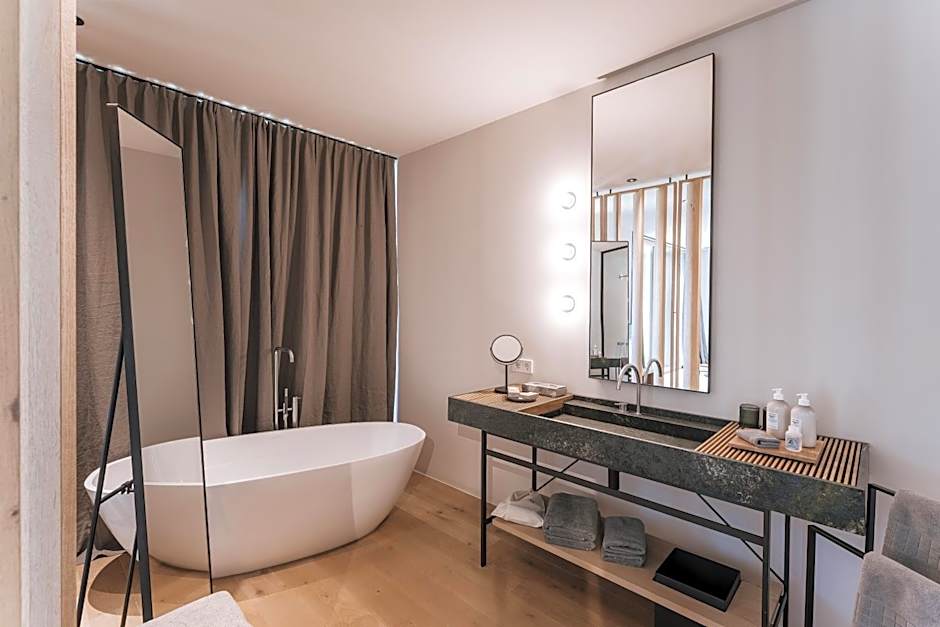 zelloon boutique hotel