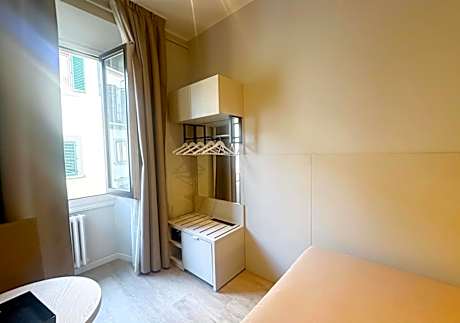 Single Room with Private External Bathroom