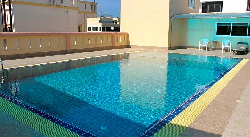 A.A. Pattaya Golden Beach Hotel