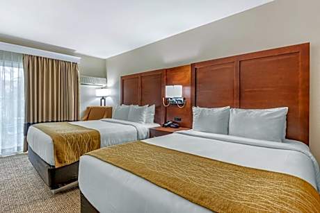 Standard Room, 2 Queen Beds, Accessible Tub, Non Smoking