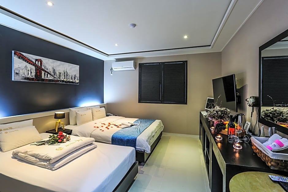 Hotel 99