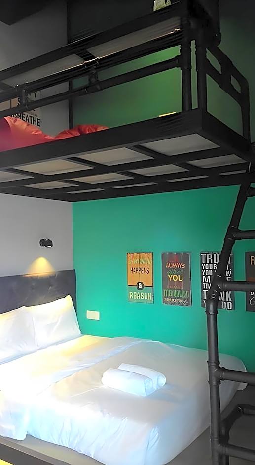 OYO 90899 Tube Hotel Melaka