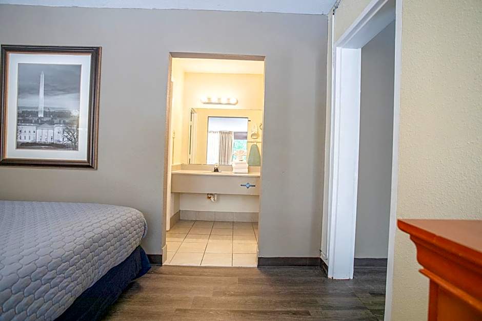 OYO hotel Greensboro east I 40