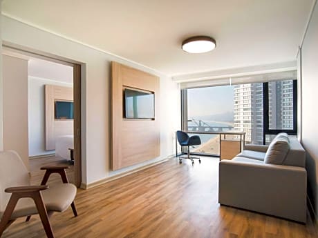 Exclusive King Suite with Sea View - Top  Floor