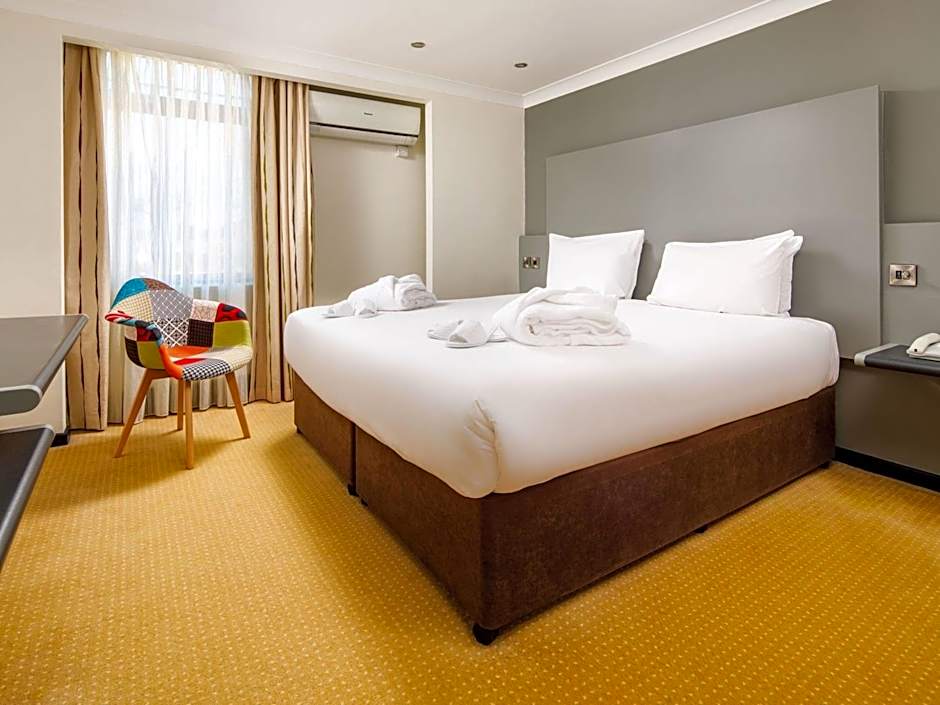 Mercure Chester Abbots Well Hotel