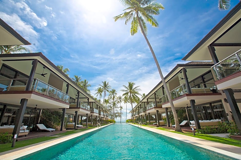 Photo 1 of 15 of Family 2 Bedroom Suite, Pool View