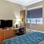 Econo Lodge Inn & Suites Downtown