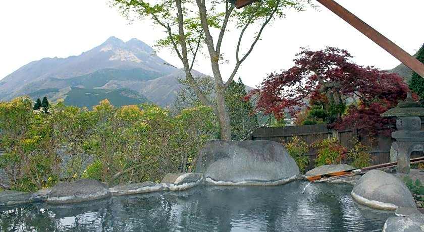 Yufuin Sanso Waremokou Hotel