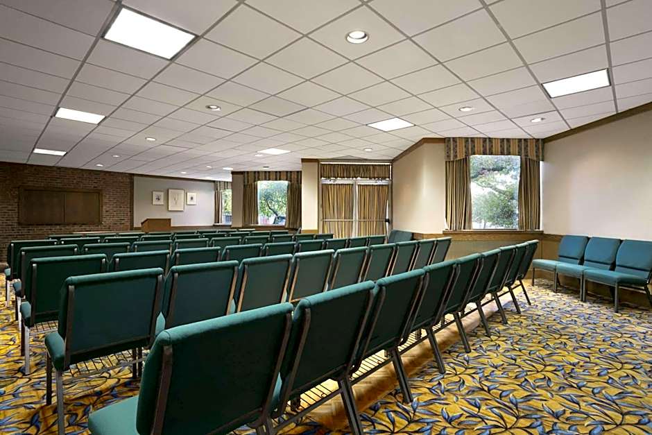 Days Inn by Wyndham Sidney OH
