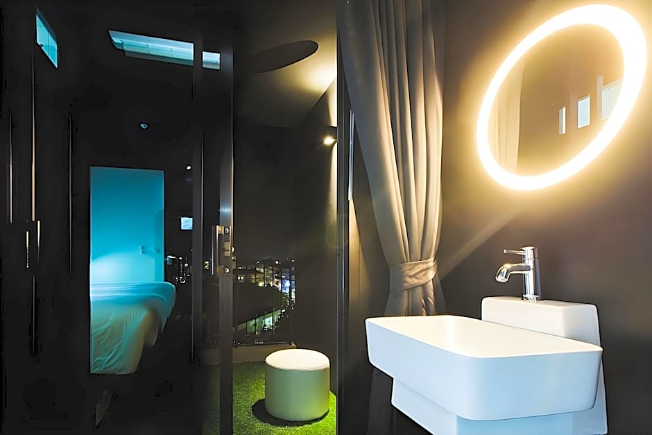 Blu Monkey Hub And Hotel Phuket