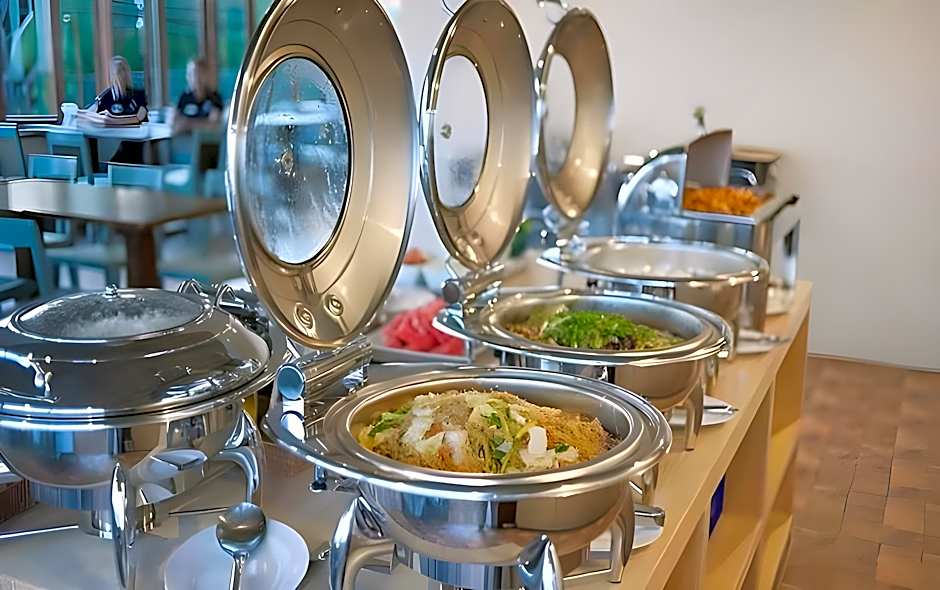 The Sixteenth Naiyang Beach Hotel