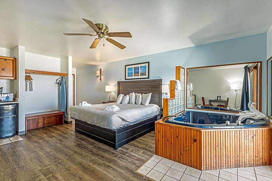 Photo 1 of 21 of 1 King Bed, Jetted Tub