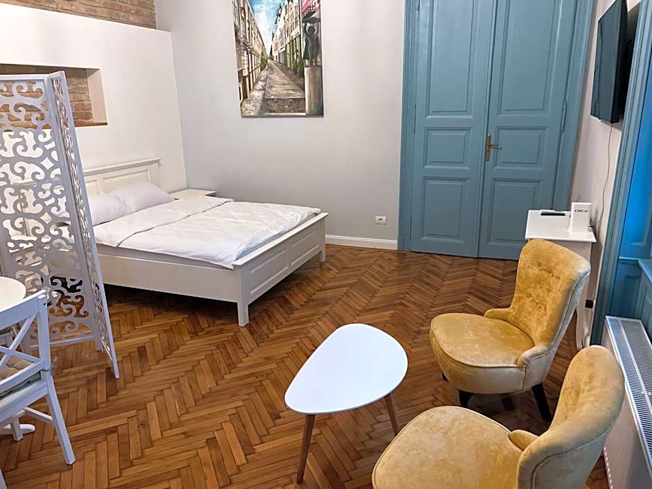 VISAJ Deluxe Downtown