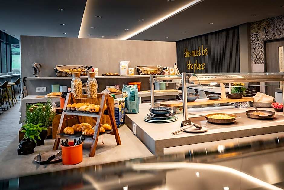 LOGINN Hotel Stuttgart Zuffenhausen