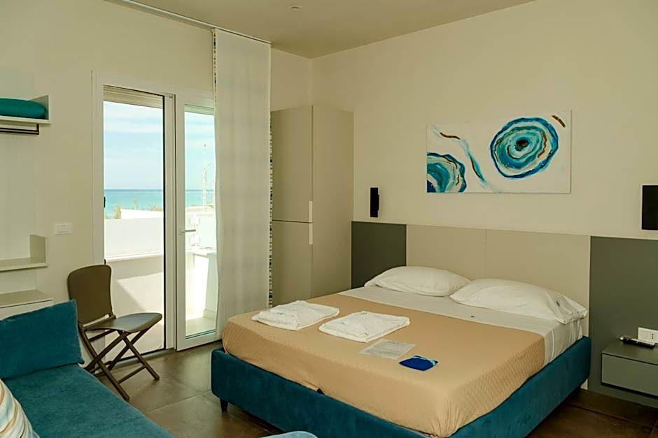 Baia Azzurra B&B