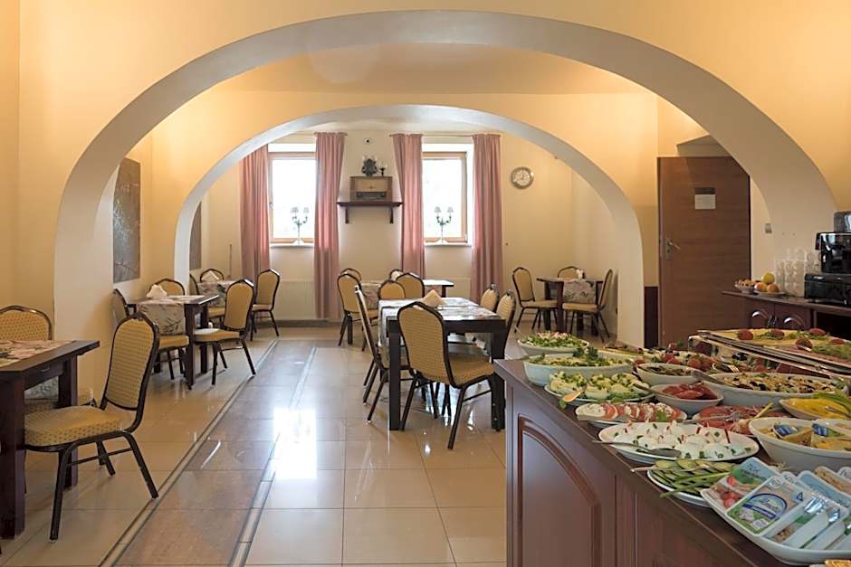 HOTEL I RESTAURACJA BROCHÓW