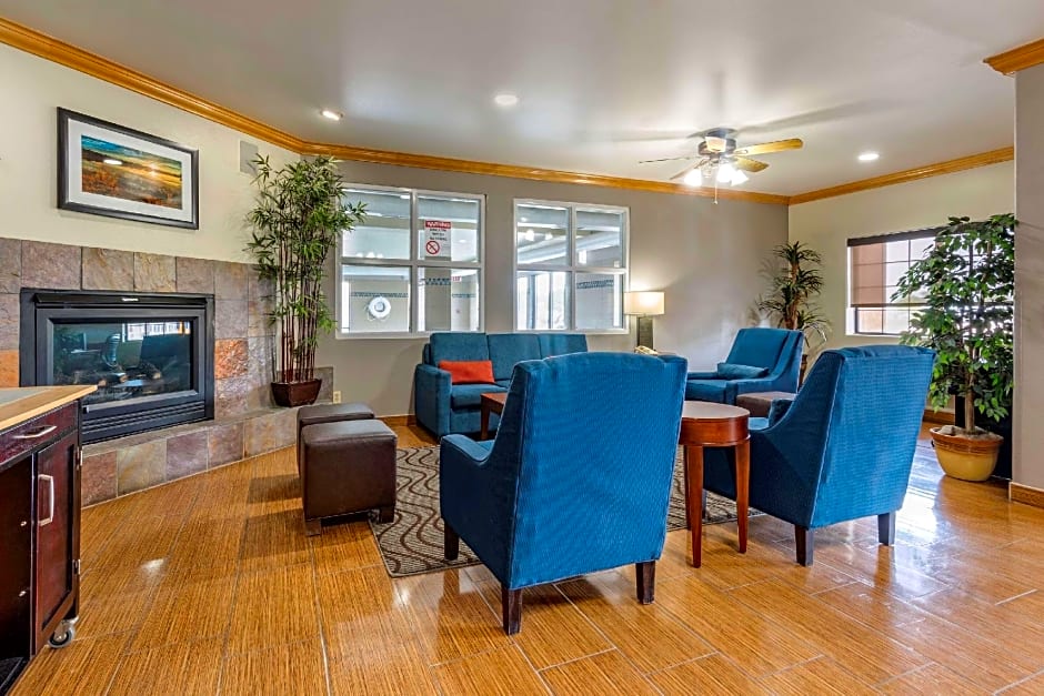 Comfort Inn & Suites