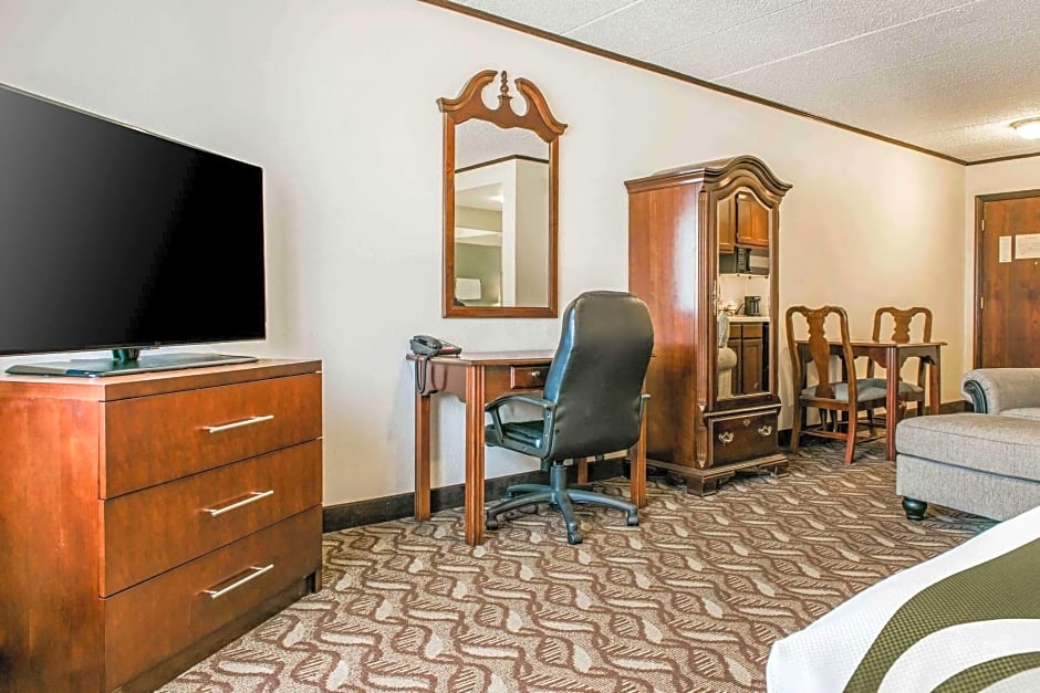 Quality Inn & Suites Zanesville City Center