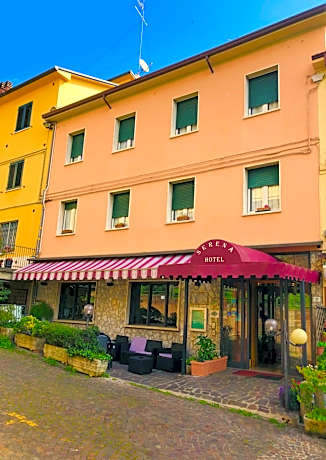 Hotel Serena