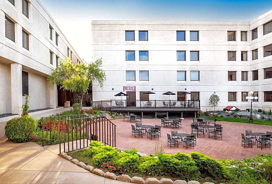 Hilton Appleton Paper Valley