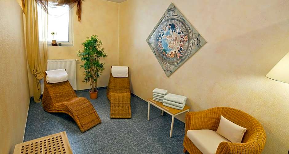 Fairway Hotel